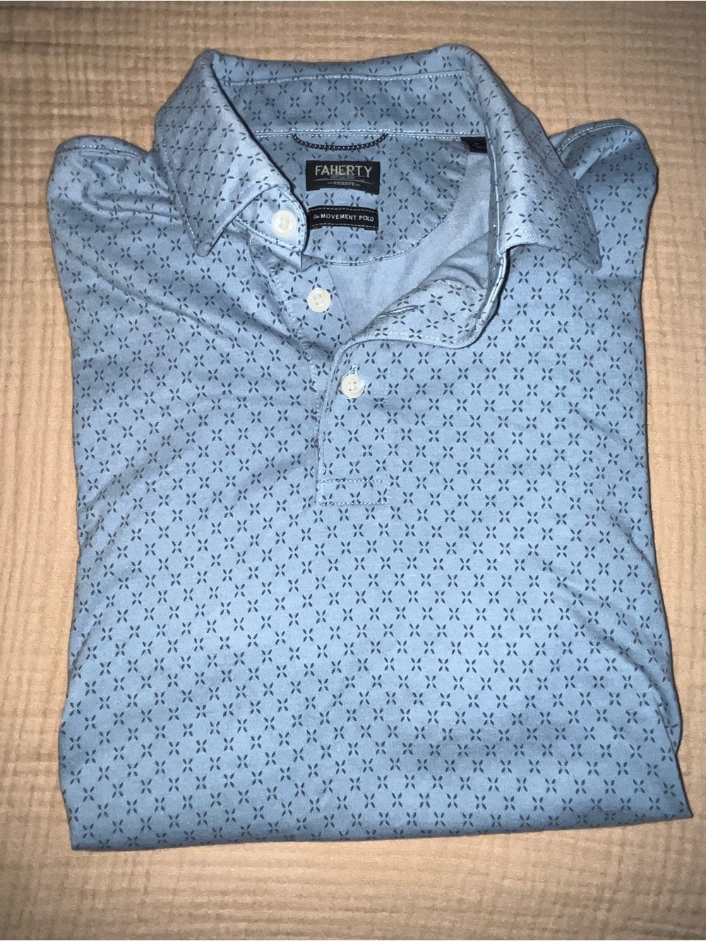Faherty Reserve. Sky Blue Micro-Print Polo. “The movement Polo” made in Peru